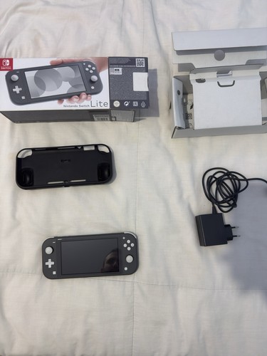 Nintendo switch lite console - nintendo,